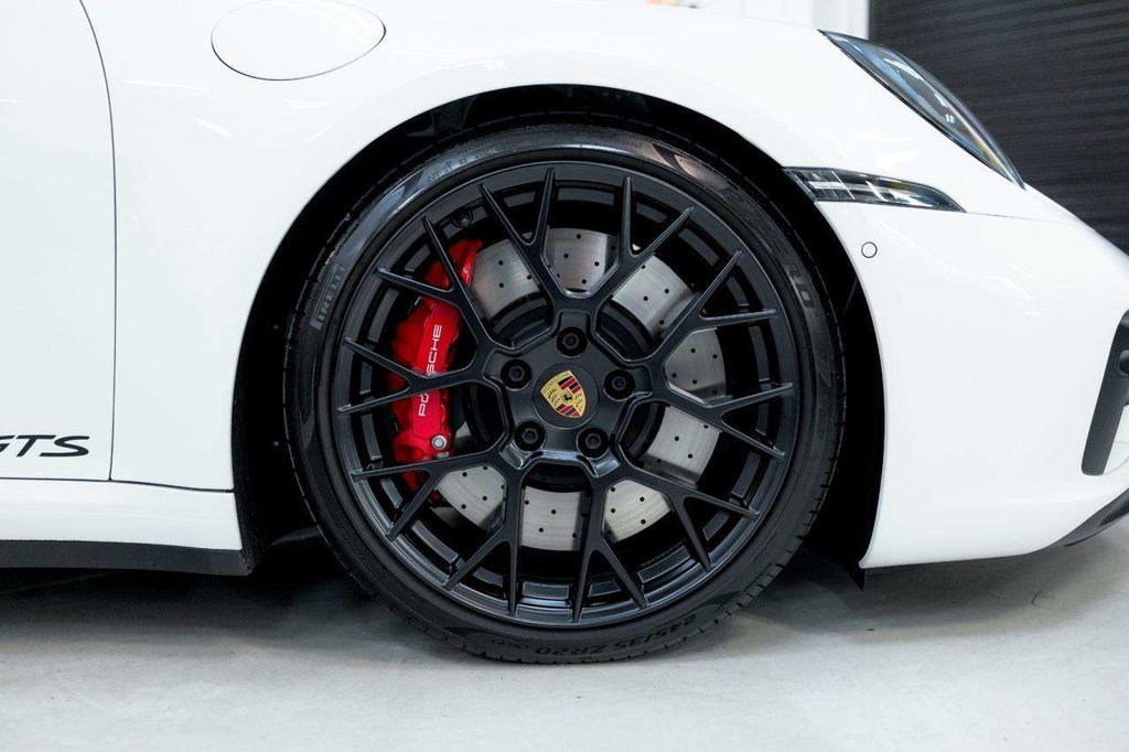 Porsche 992 Carrera GTS