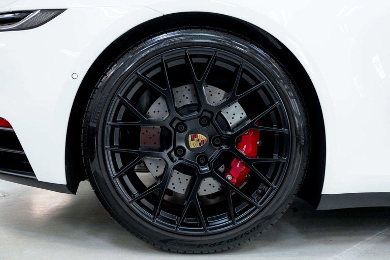Porsche 992 Carrera GTS