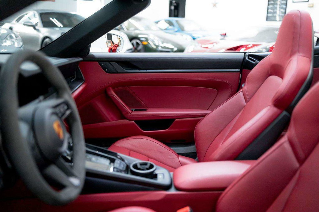 Porsche 992 Carrera GTS