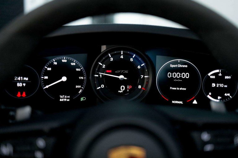 Porsche 992 Carrera GTS