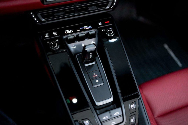 Porsche 992 Carrera GTS