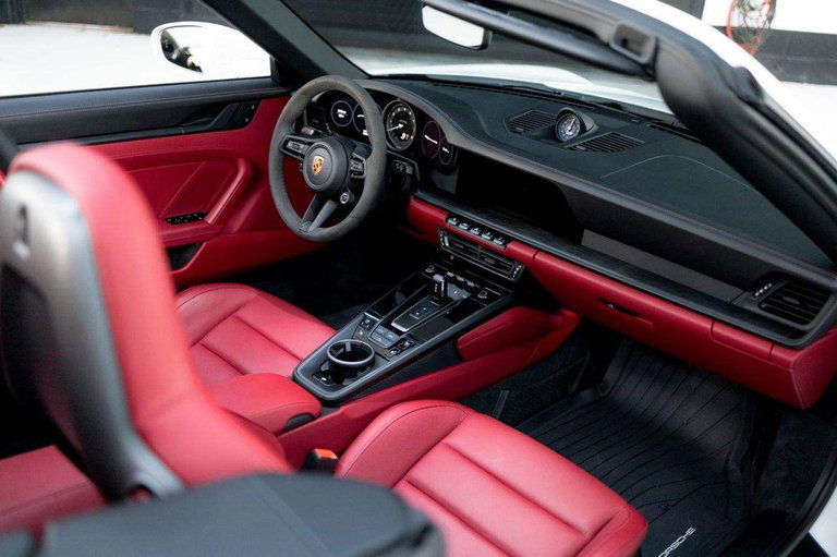 Porsche 992 Carrera GTS