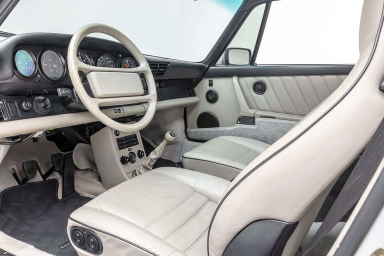 Porsche 911 Carrera 3.2 “25 Jahre 911”