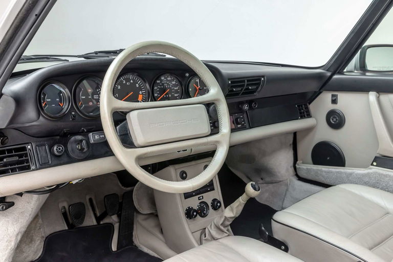 Porsche 911 Carrera 3.2 “25 Jahre 911”