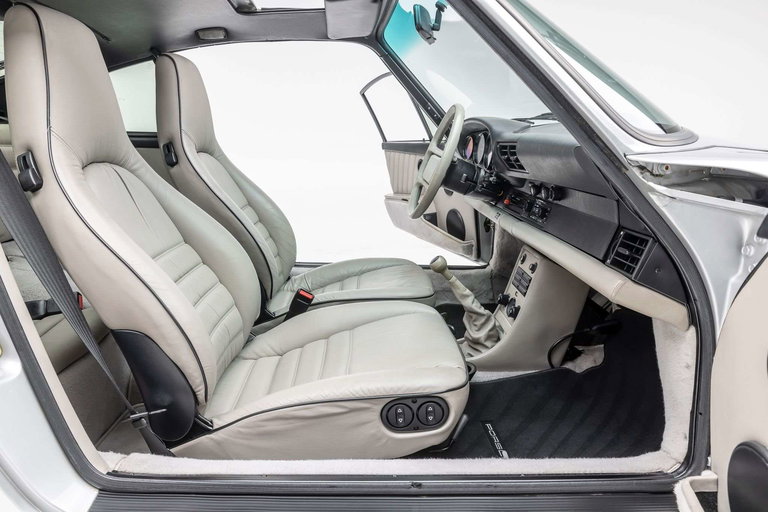 Porsche 911 Carrera 3.2 “25 Jahre 911”