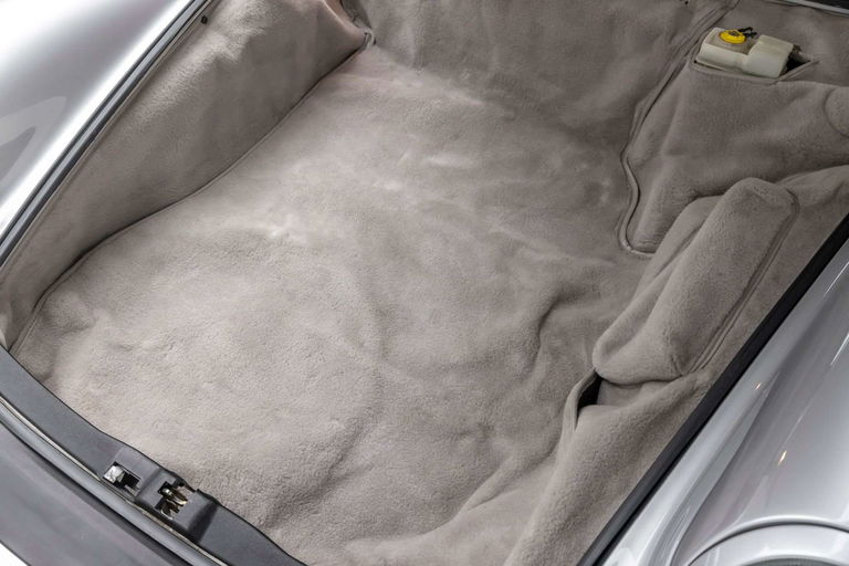 Porsche 911 Carrera 3.2 “25 Jahre 911”