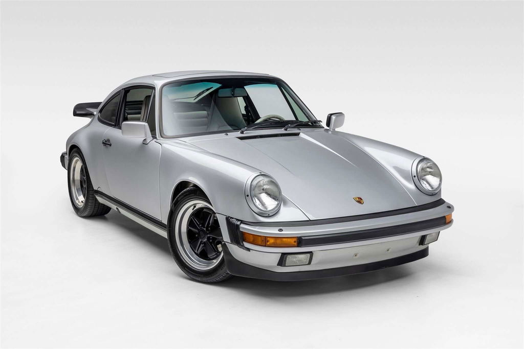 Porsche 911 Carrera 3.2 “25 Jahre 911”