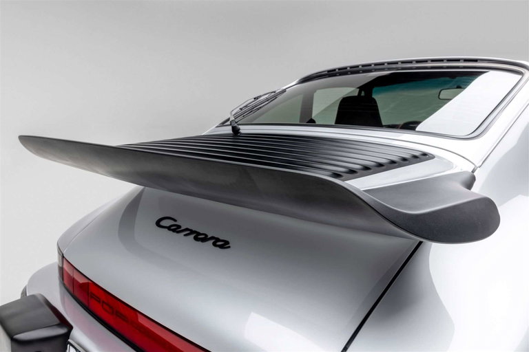Porsche 911 Carrera 3.2 “25 Jahre 911”