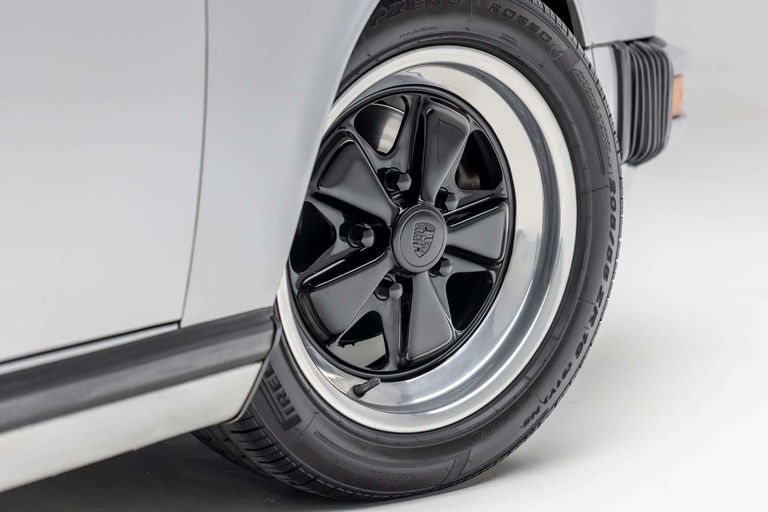 Porsche 911 Carrera 3.2 “25 Jahre 911”