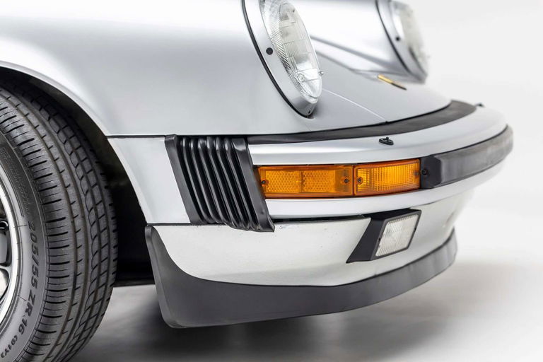 Porsche 911 Carrera 3.2 “25 Jahre 911”