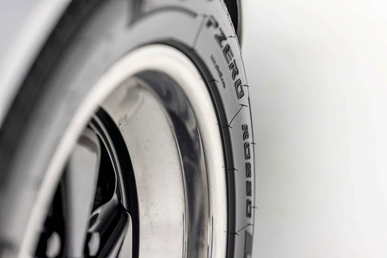 Porsche 911 Carrera 3.2 “25 Jahre 911”