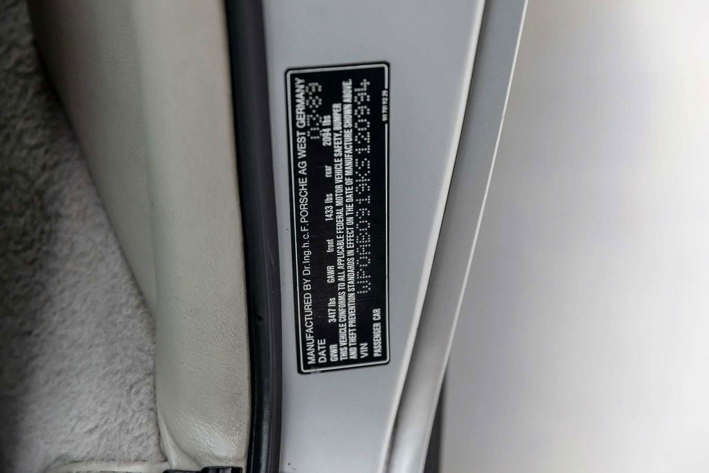 Porsche 911 Carrera 3.2 “25 Jahre 911”