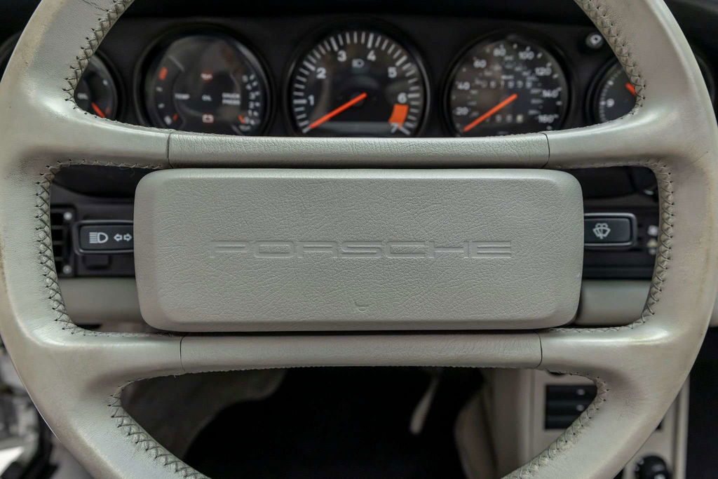 Porsche 911 Carrera 3.2 “25 Jahre 911”