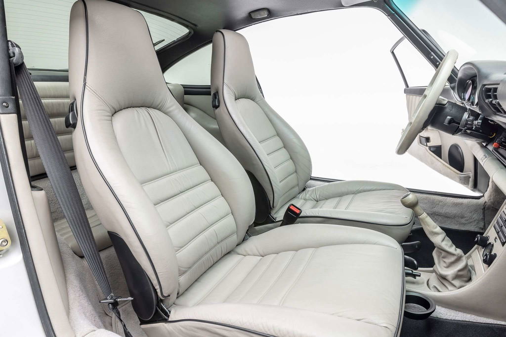 Porsche 911 Carrera 3.2 “25 Jahre 911”