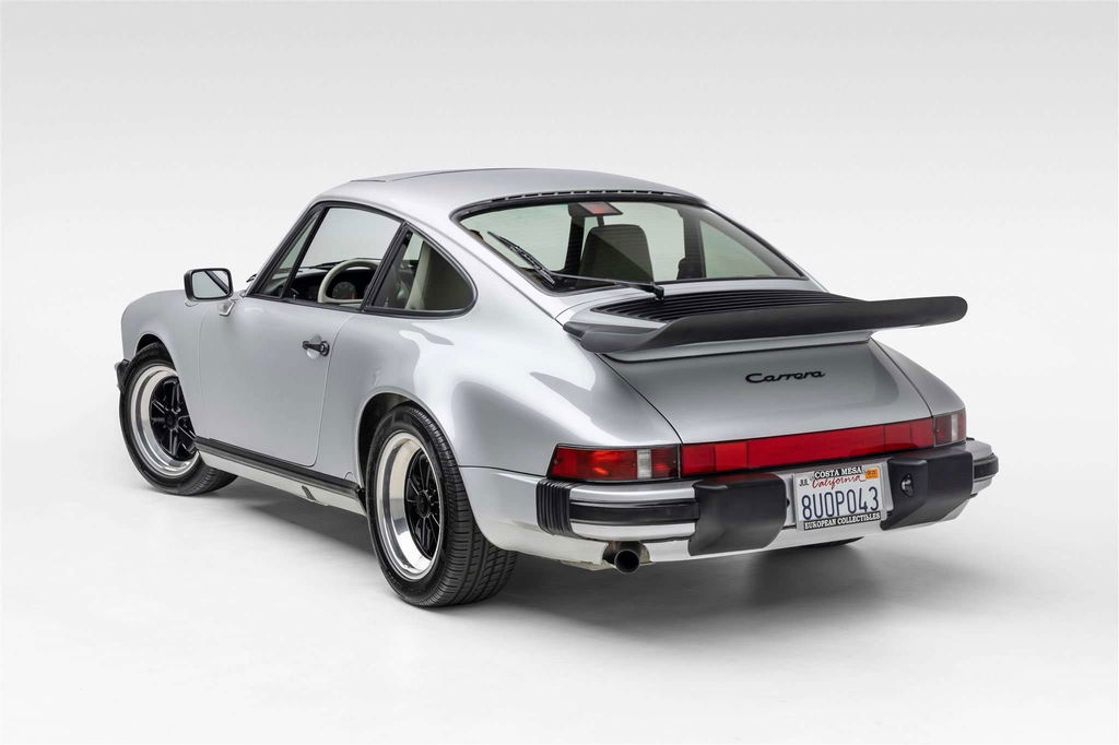 Porsche 911 Carrera 3.2 “25 Jahre 911”