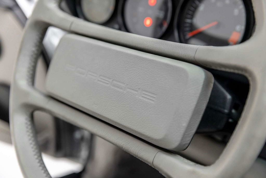 Porsche 911 Carrera 3.2 “25 Jahre 911”