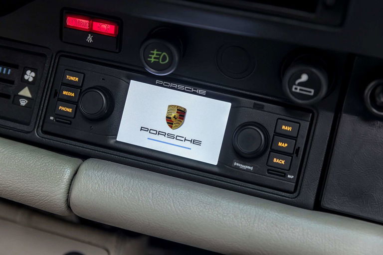 Porsche 911 Carrera 3.2 “25 Jahre 911”