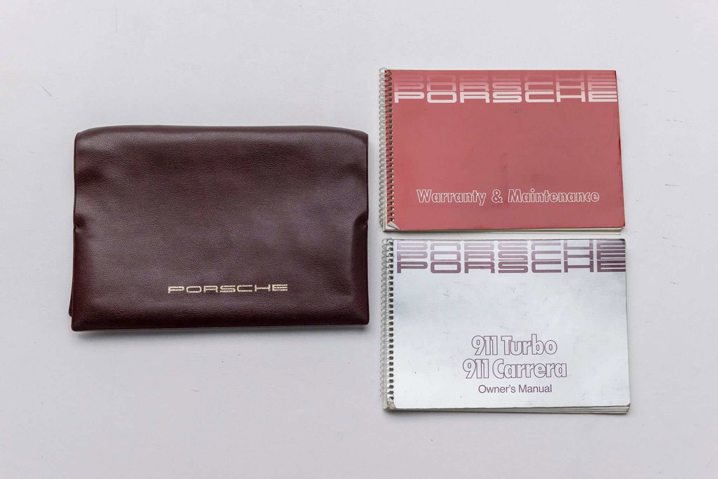 Porsche 911 Carrera 3.2 “25 Jahre 911”