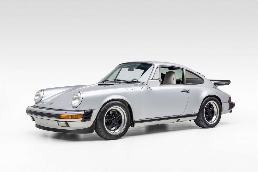 Porsche 911 Carrera 3.2 “25 Jahre 911”