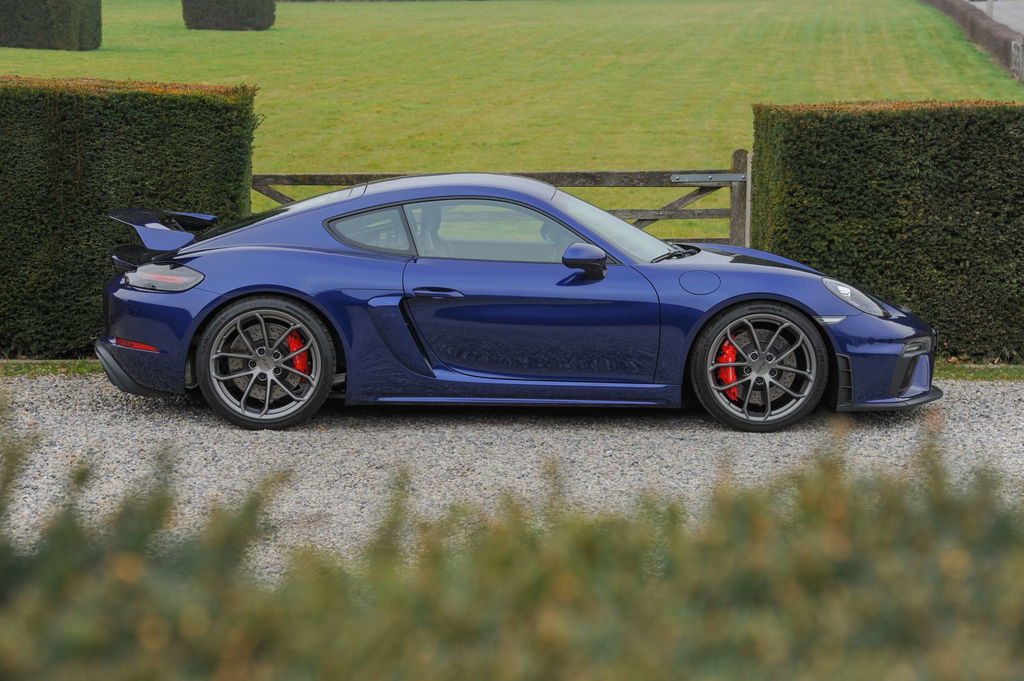 Porsche 718 Cayman GT4