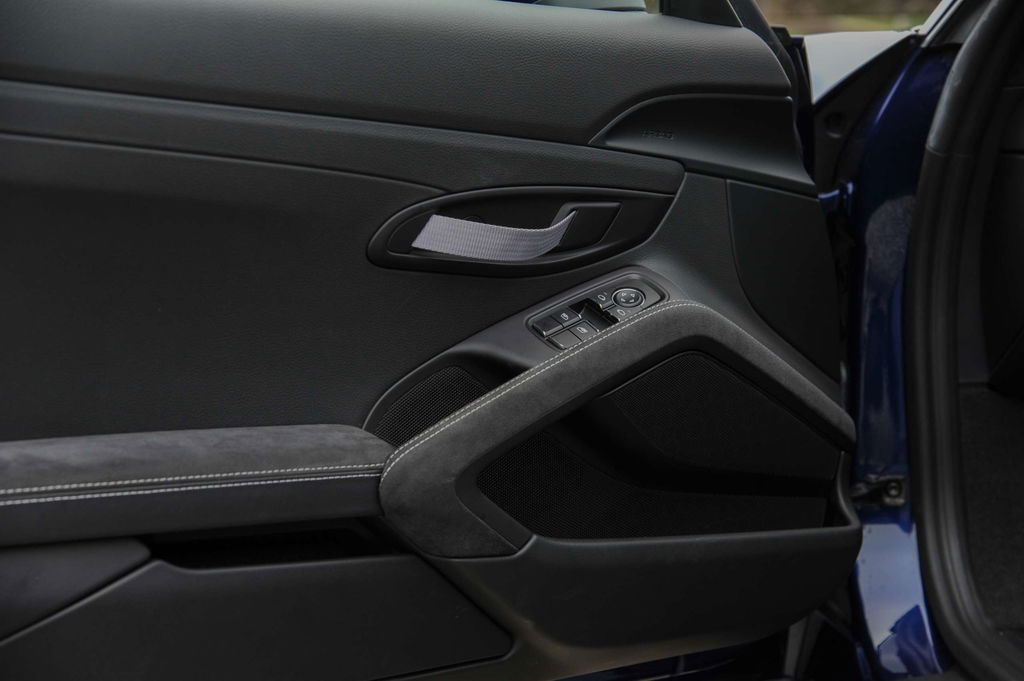 Porsche 718 Cayman GT4