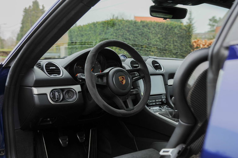 Porsche 718 Cayman GT4