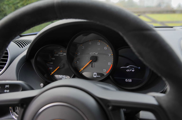 Porsche 718 Cayman GT4