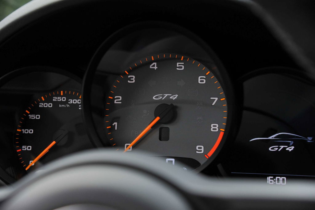 Porsche 718 Cayman GT4