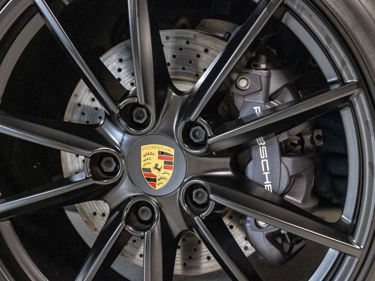 Porsche 992 Carrera