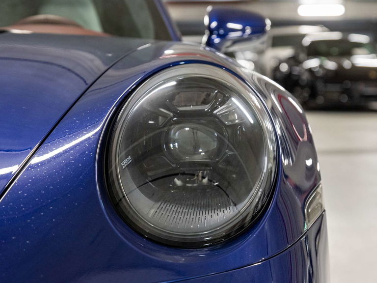 Porsche 992 Carrera