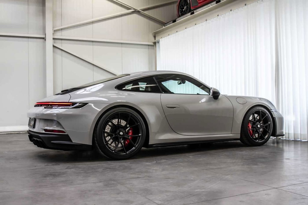 Porsche 992 GT3 Touring