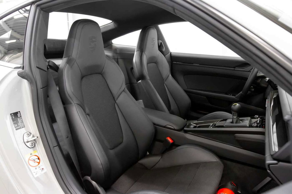 Porsche 992 GT3 Touring