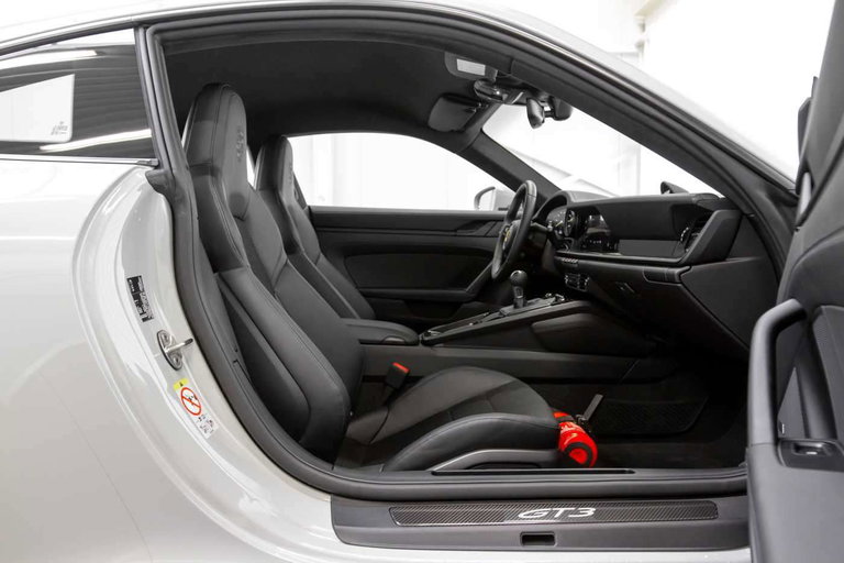 Porsche 992 GT3 Touring
