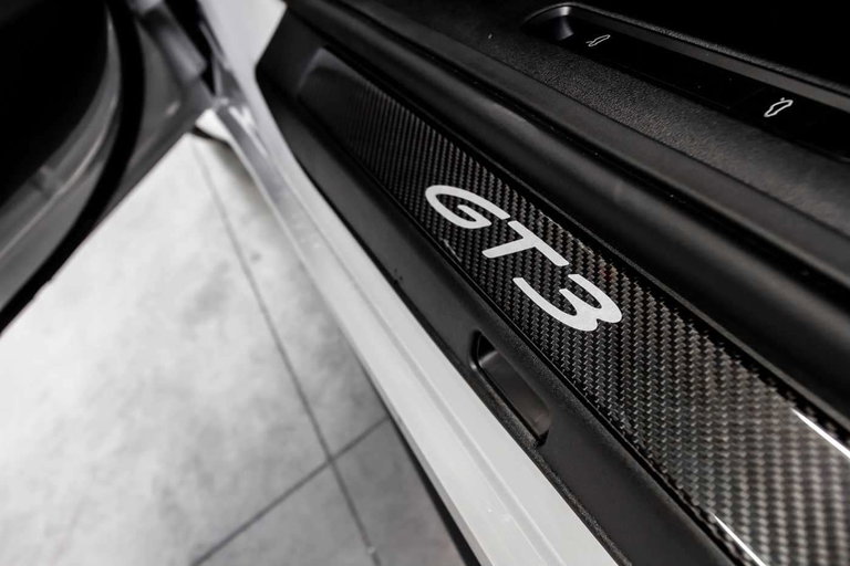 Porsche 992 GT3 Touring