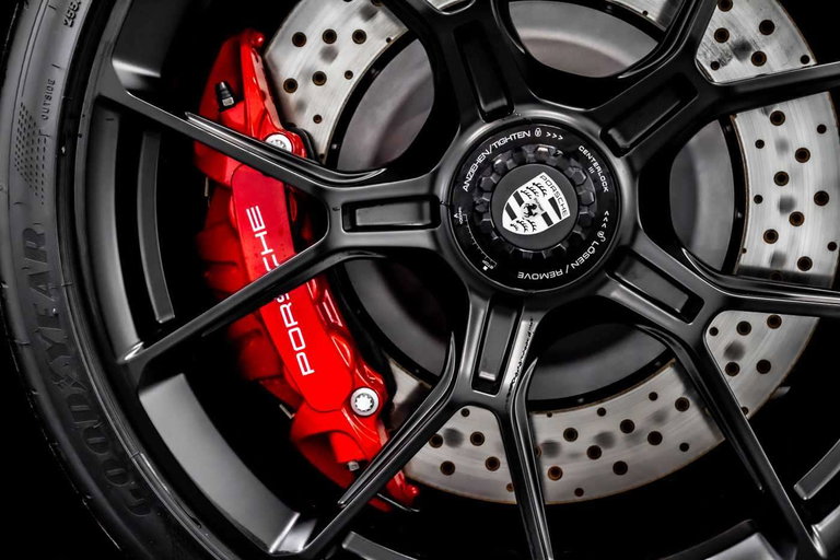 Porsche 992 GT3 Touring