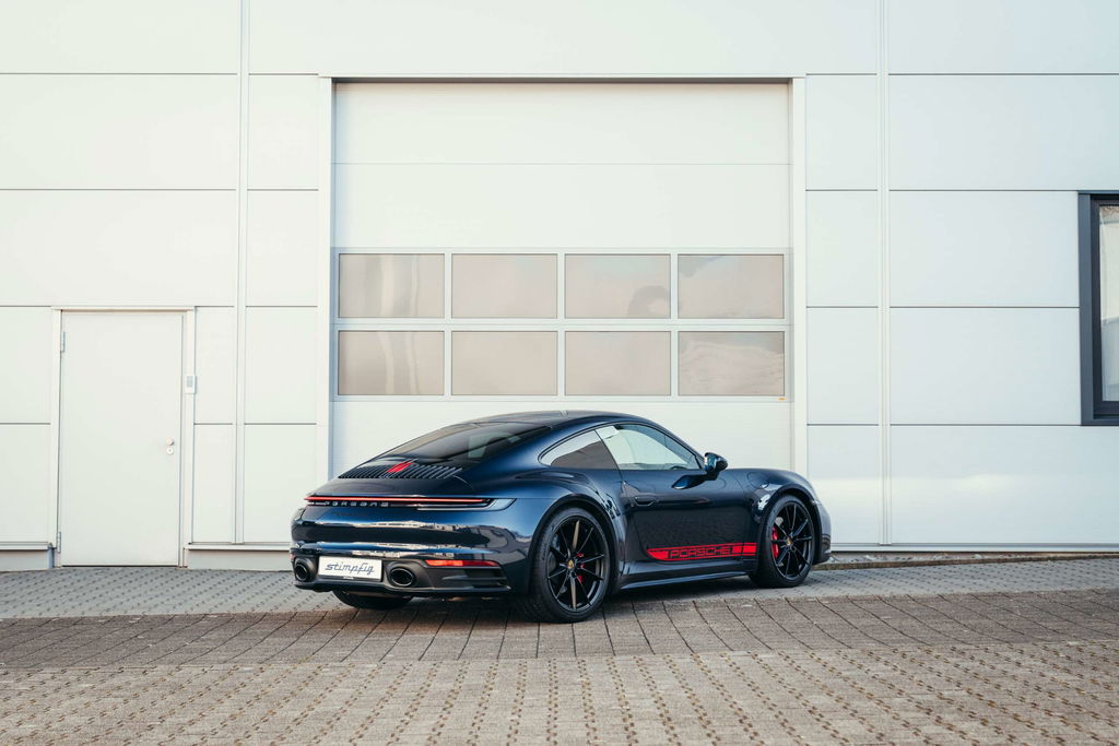 Porsche 992 Carrera 4S