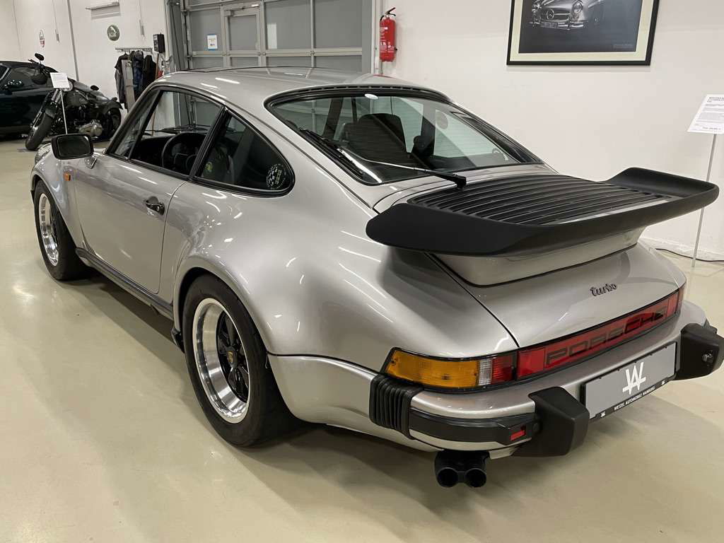 Porsche 911 Turbo 3.3