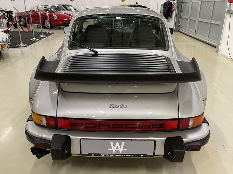 Porsche 911 Turbo 3.3
