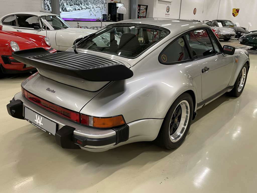 Porsche 911 Turbo 3.3