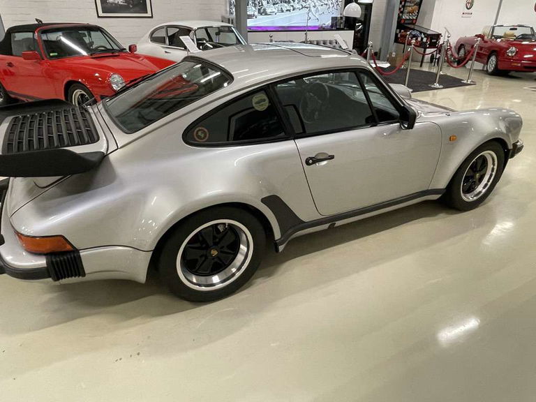 Porsche 911 Turbo 3.3