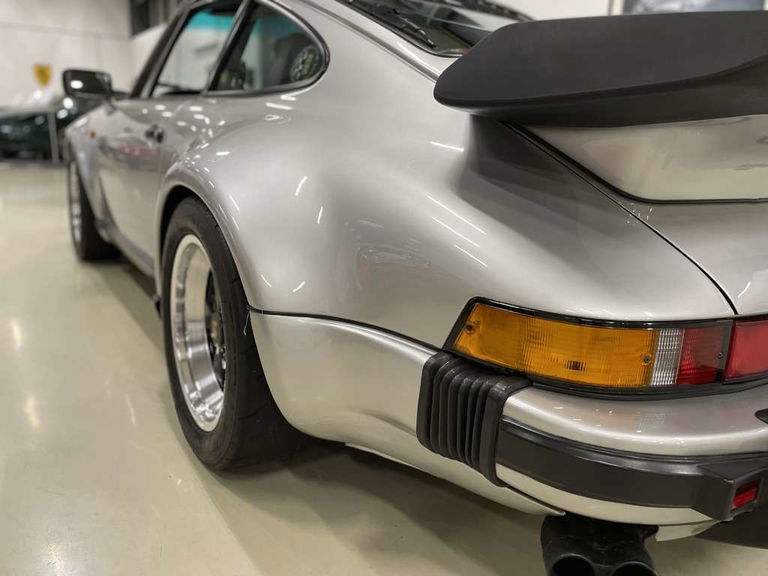 Porsche 911 Turbo 3.3