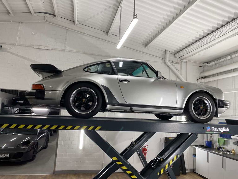 Porsche 911 Turbo 3.3