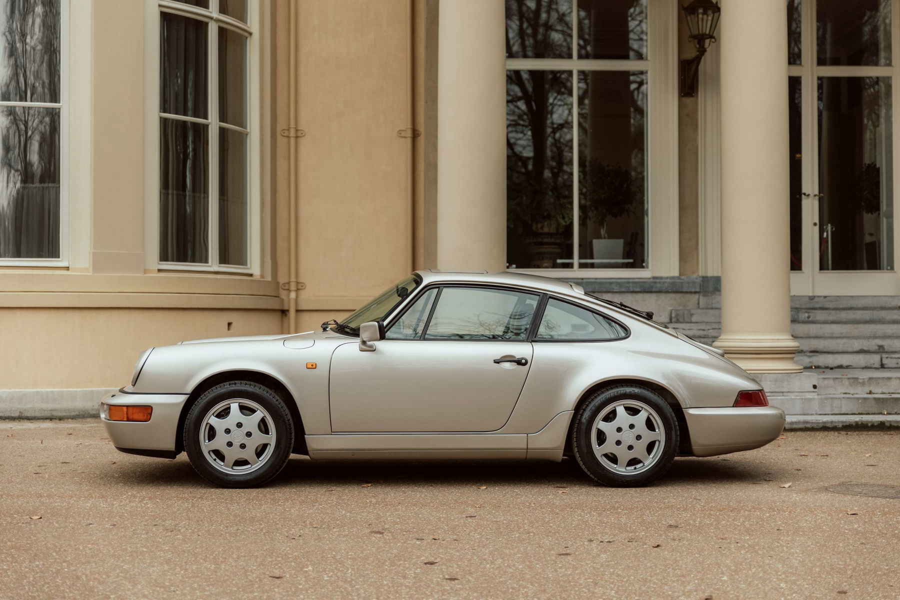 【SALE】メッシュファブリック バレリーナ 41k-Mile 1990 Porsche 964 Carrera 4 5-Speed | PCARMARKET