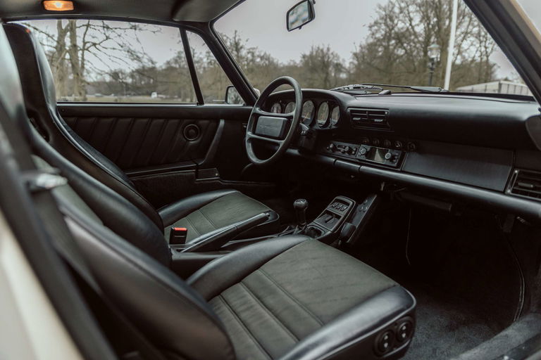 Porsche 964 Carrera 4