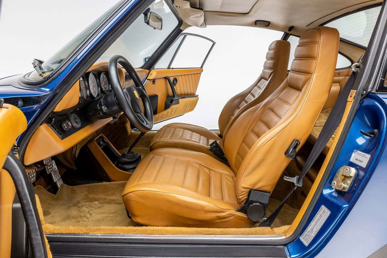 Porsche 911 Turbo 3.3 (US)