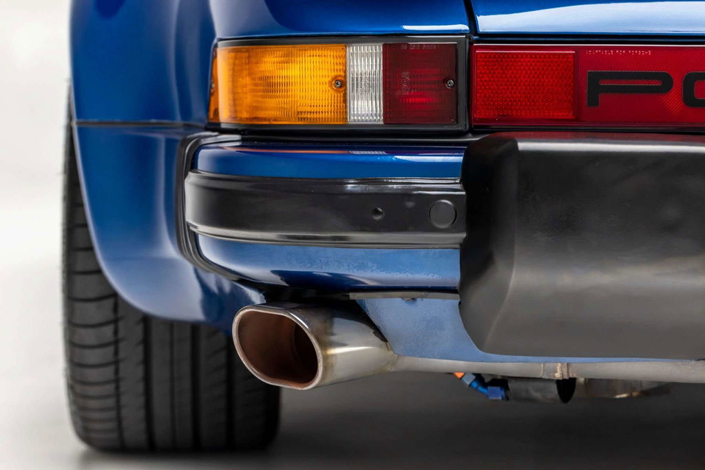 Porsche 911 Turbo 3.3 (US)