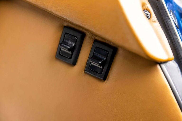 Porsche 911 Turbo 3.3 (US)