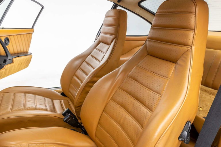 Porsche 911 Turbo 3.3 (US)