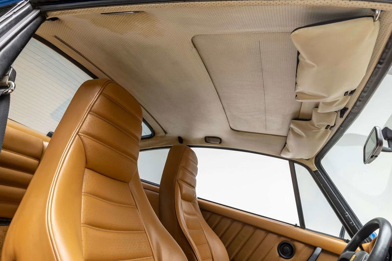 Porsche 911 Turbo 3.3 (US)