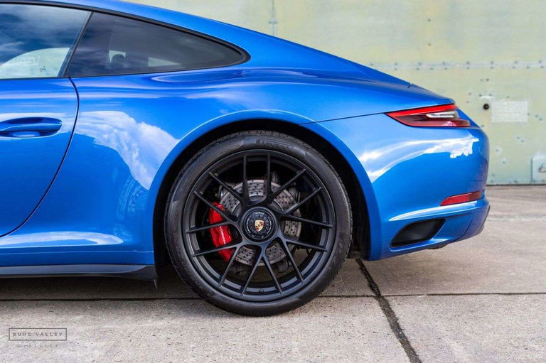 Porsche 991.2 Carrera GTS